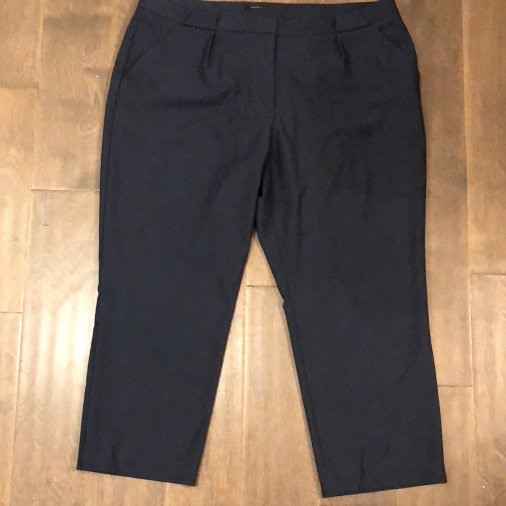 Worthington modern fit cropped pants